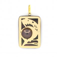 Pendentif en Or 18K, Nacre et 1 demi Perle de Tahiti - Dimensions = 28 x 19 mm - Requin