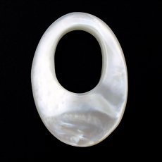 Forme ovale en nacre - 28 x 20 x 4.2 mm